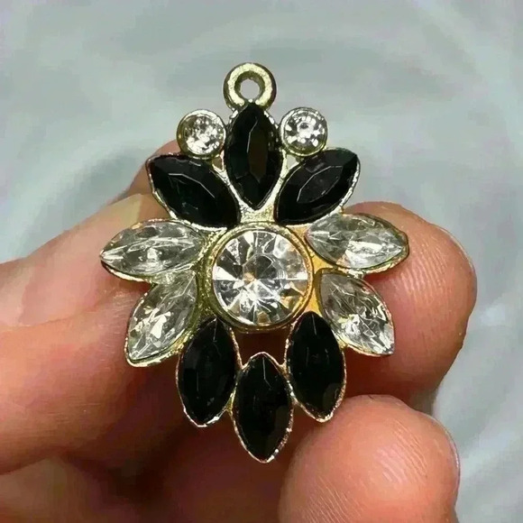 Vintage Black and Clear Crystals Pendant - Picture 5 of 5